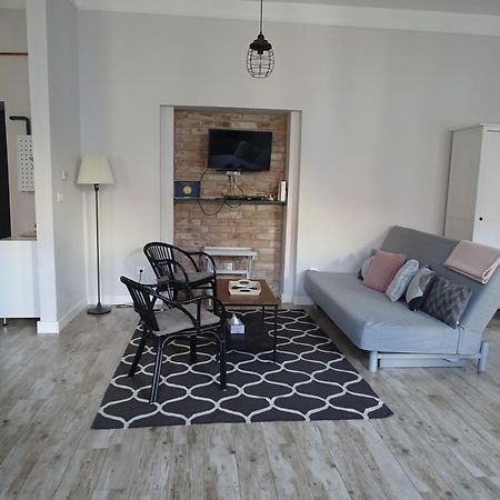 Ovaros Apartman เวสเปรม ภายนอก รูปภาพ