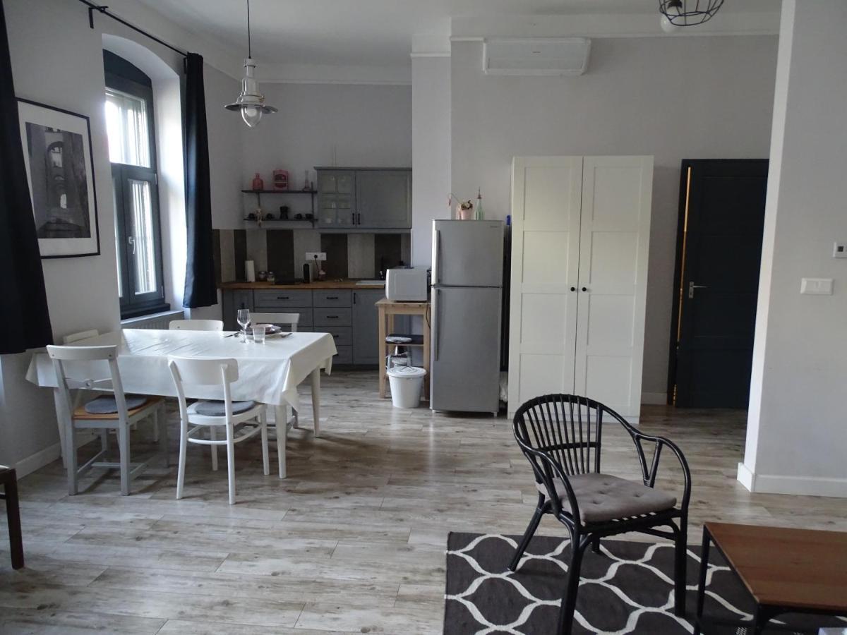 Ovaros Apartman เวสเปรม ภายนอก รูปภาพ