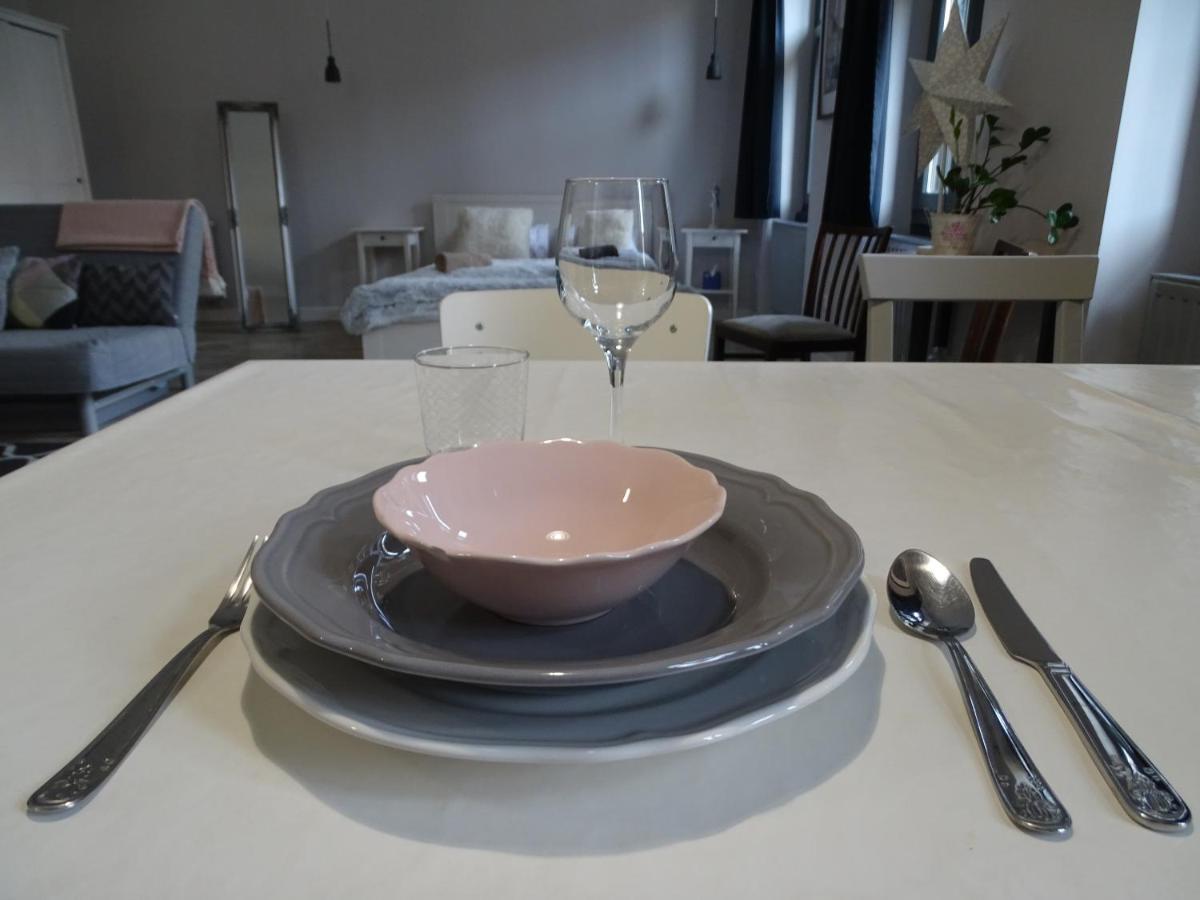 Ovaros Apartman เวสเปรม ภายนอก รูปภาพ