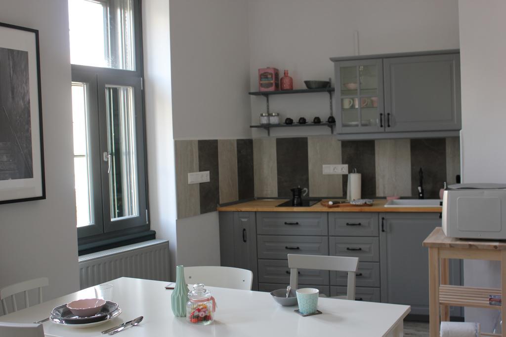 Ovaros Apartman เวสเปรม ภายนอก รูปภาพ